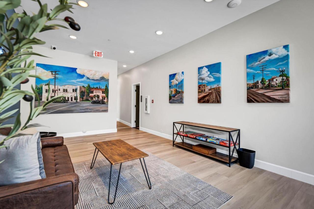 Two Bedroom-Queen In Master. Heart Of Downtown Vista Esterno foto